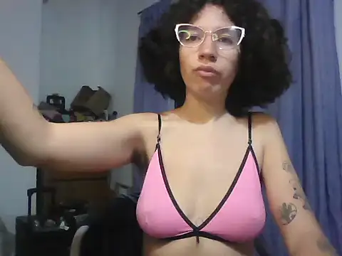 Snapshot of loliporomero chatting on 25, 9, 2025 loliporomero online show from 25, 9, 2025