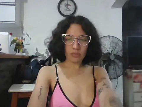 Snapshot of loliporomero chatting on 2, 10, 2025 loliporomero online show from 2, 10, 2025