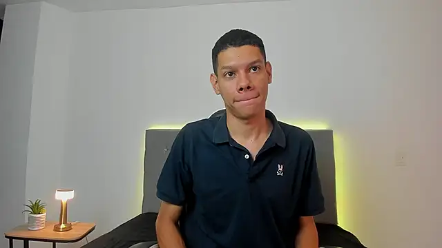 Snapshot of milo_cruz chatting on 2, 12, 2025 milo cruz online show from 2, 12, 2025