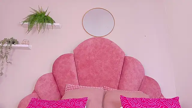 TiffValentinee  online show from 14, 10, 2025