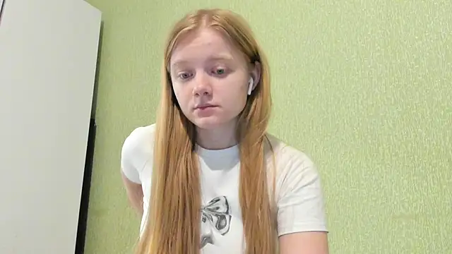 Snapshot of Eva_yamioka chatting on 8, 10, 2025 Eva yamioka online show from 8, 10, 2025