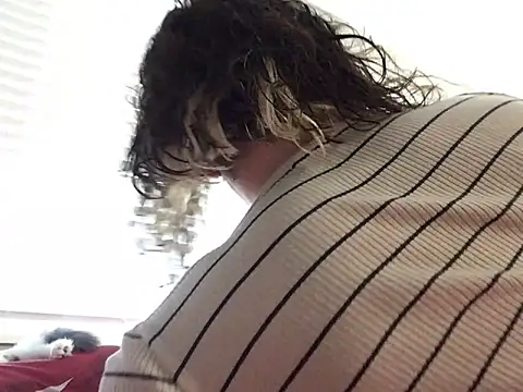 paigeycakes online show from 14, 9, 2025