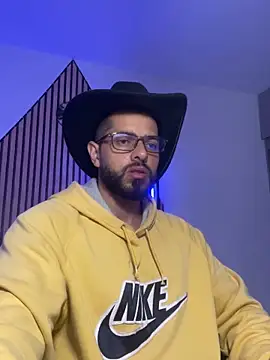 Snapshot of magnumchris chatting on 3, 2, 2026 magnumchris online show from 3, 2, 2026