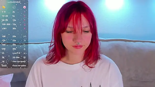 Snapshot of Molly_Platt chatting on 10, 9, 2025 Molly Platt online show from 10, 9, 2025