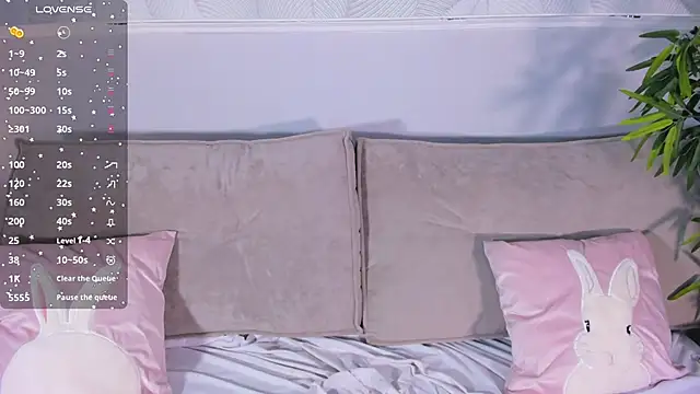 Snapshot of Molly_Platt chatting on 30, 9, 2025 Molly Platt online show from 30, 9, 2025