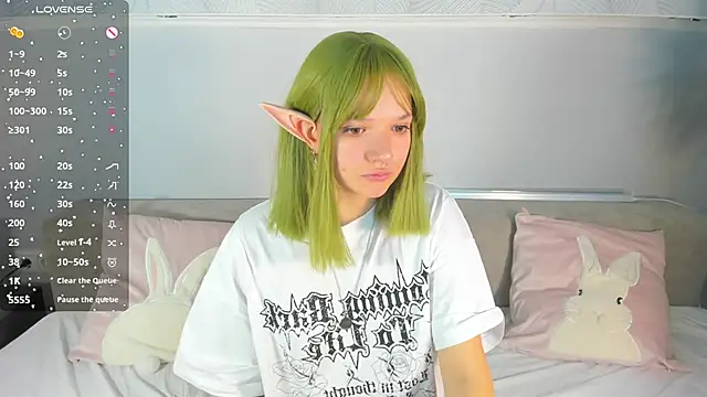 Snapshot of Molly_Platt chatting on 2, 10, 2025 Molly Platt online show from 2, 10, 2025