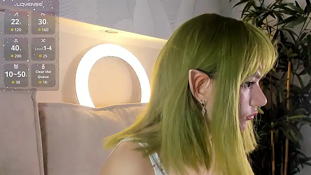 Snapshot of Molly_Platt chatting on 18, 11, 2025 Molly Platt online show from 18, 11, 2025