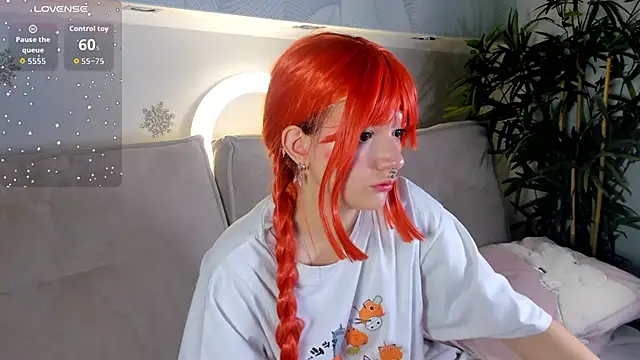 Snapshot of Molly_Platt chatting on 2, 12, 2025 Molly Platt online show from 2, 12, 2025