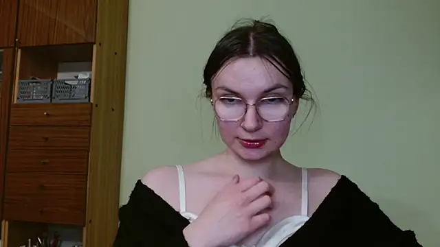 LooveELLYx online show from 13, 2, 2025