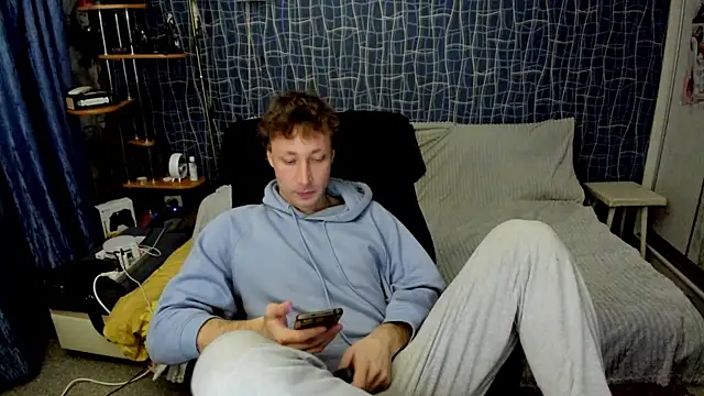 Snapshot of CuteBoy228 chatting on 15, 5, 2026 CuteBoy228 online show from 15, 5, 2026