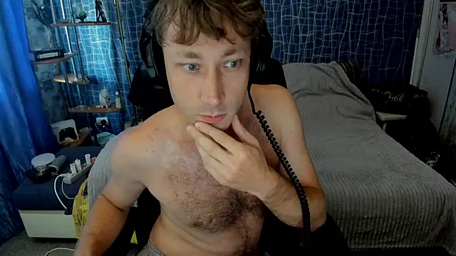 CuteBoy228 online show from 28, 7, 2026