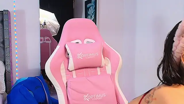 Snapshot of GraceWallace_ chatting on 20, 11, 2025 GraceWallace online show from 20, 11, 2025