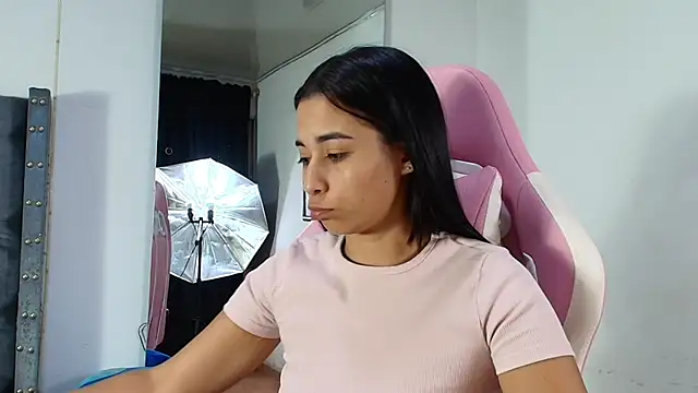 Snapshot of GraceWallace_ chatting on 25, 4, 2026 GraceWallace online show from 25, 4, 2026