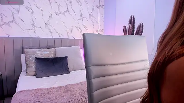 Snapshot of Karlla_Brown chatting on 27, 10, 2025 Karlla Brown online show from 27, 10, 2025