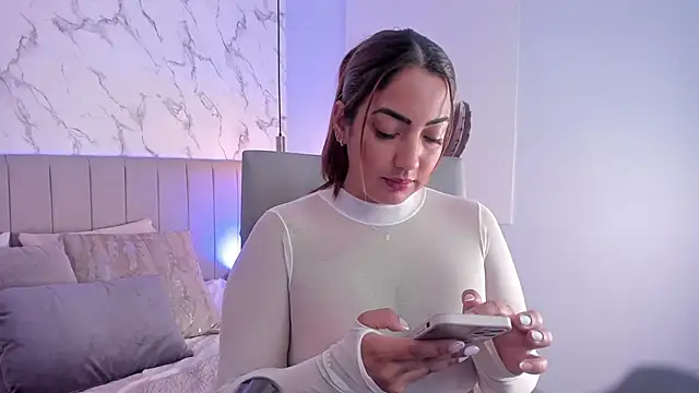 Snapshot of Karlla_Brown chatting on 2, 12, 2025 Karlla Brown online show from 2, 12, 2025