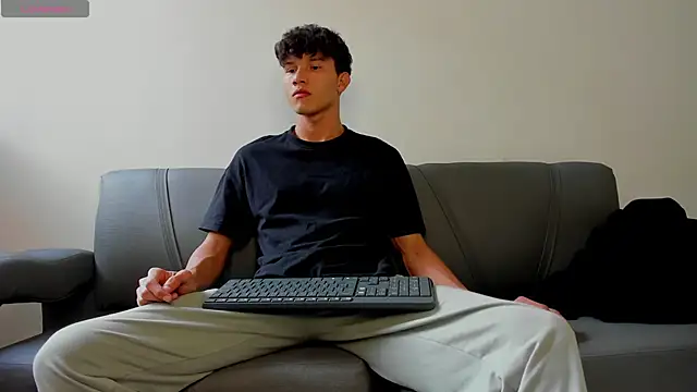 Snapshot of 2Amateur_Guys chatting on 18, 1, 2026 2Amateur Guys online show from 18, 1, 2026