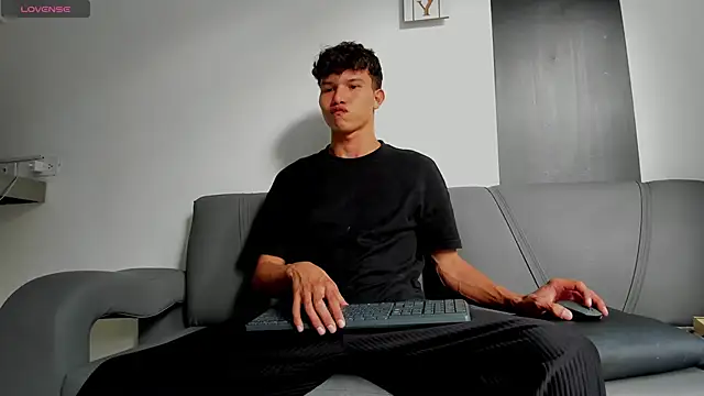 Snapshot of 2Amateur_Guys chatting on 5, 2, 2026 2Amateur Guys online show from 5, 2, 2026