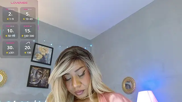 Corinndupontx online show from 10, 10, 2025