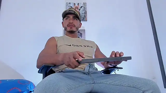 Snapshot of magnusclark chatting on 12, 5, 2026 magnusclark online show from 12, 5, 2026