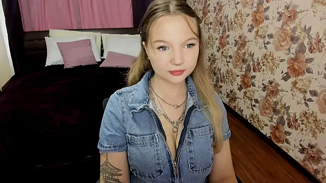 Snapshot of MariaRobinsone chatting on 29, 9, 2025 MariaRobinsone online show from 29, 9, 2025