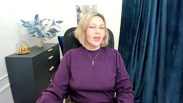 NinaStarle online show from 11, 10, 2025