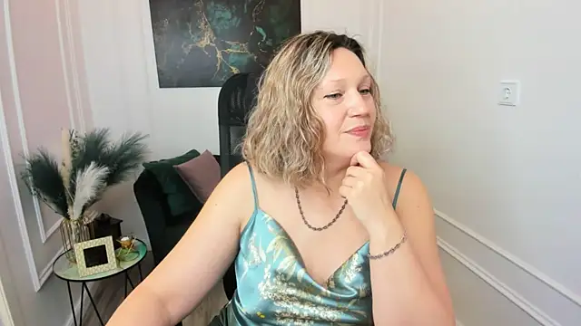 Snapshot of NinaStarle chatting on 12, 4, 2026 NinaStarle online show from 12, 4, 2026