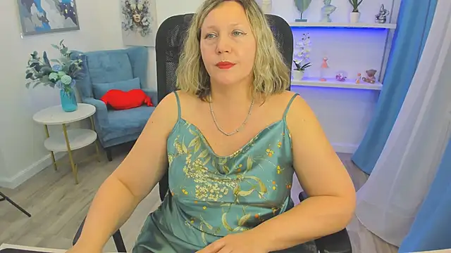 Snapshot of NinaStarle chatting on 13, 5, 2026 NinaStarle online show from 13, 5, 2026
