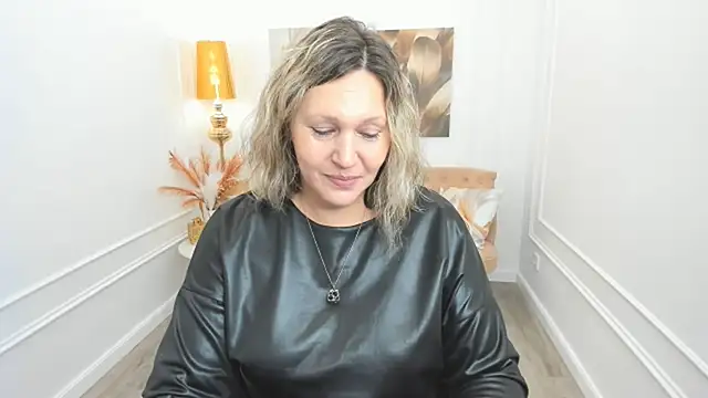 Snapshot of NinaStarle chatting on 15, 5, 2026 NinaStarle online show from 15, 5, 2026