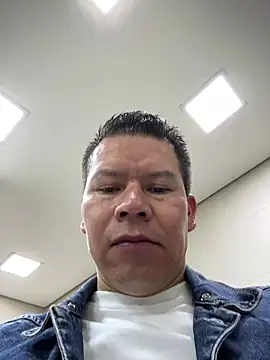 Manu0586 online show from 5, 2, 2026