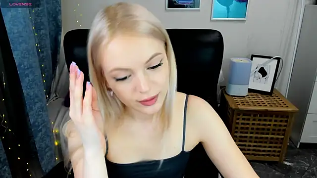 KatherineePierce online show from 26, 6, 2026
