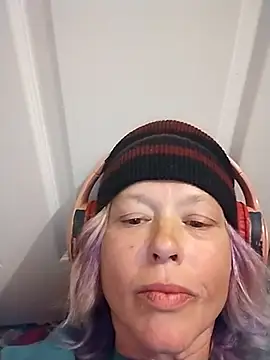 Snapshot of anonymity_awaits@xh chatting on 7, 11, 2025 anonymity awaitsxh online show from 7, 11, 2025