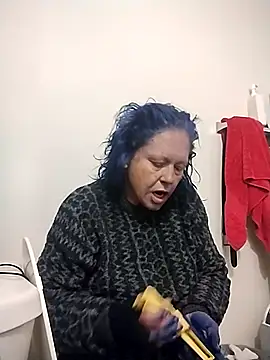 Snapshot of anonymity_awaits@xh chatting on 8, 11, 2025 anonymity awaitsxh online show from 8, 11, 2025