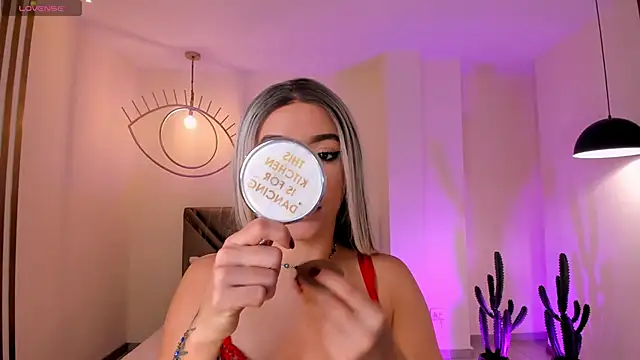 IsabellaMoreau online show from 7, 1, 2026