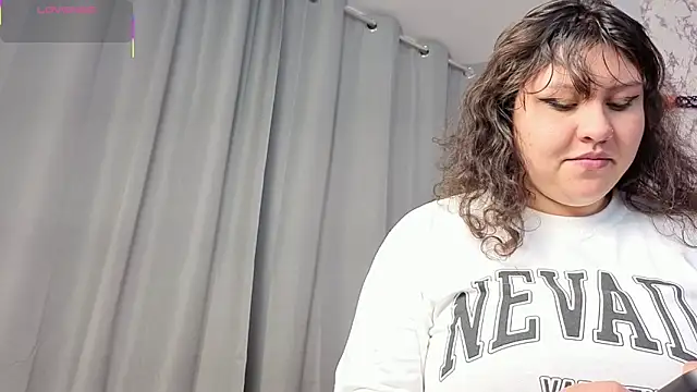 Snapshot of Larissa_Antonella chatting on 18, 10, 2025 Larissa Antonella online show from 18, 10, 2025