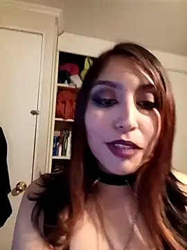 Snapshot of Caos_lily chatting on 8, 11, 2025 Caos lily online show from 8, 11, 2025