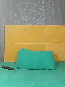 HugeTitisxx online show from 28, 6, 2026