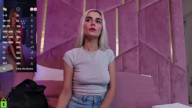 Snapshot of SelenaDaze chatting on 28, 11, 2025 SelenaDaze online show from 28, 11, 2025