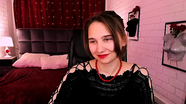 Snapshot of TessaMill chatting on 10, 11, 2025 TessaMill online show from 10, 11, 2025