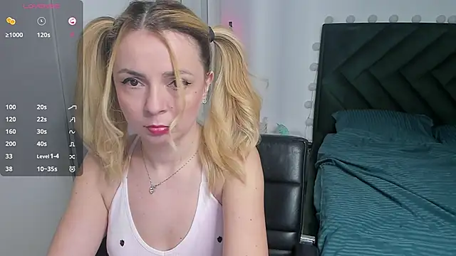 Snapshot of LovelyAria_ chatting on 22, 9, 2025 LovelyAria online show from 22, 9, 2025