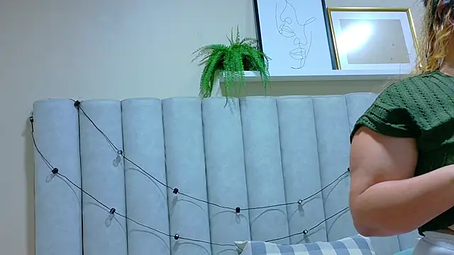 JenaCooper  online show from 5, 2, 2026