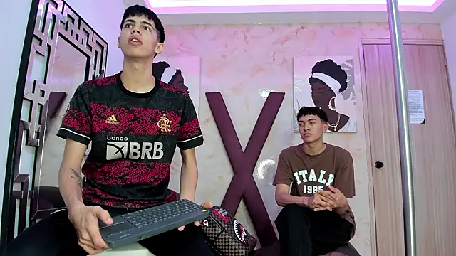 Snapshot of TWINKS_FRIENDS chatting on 2, 2, 2026 TWINKS FRIENDS online show from 2, 2, 2026