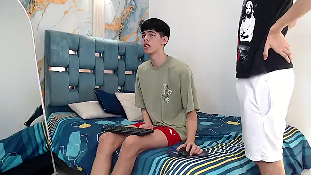 Snapshot of TWINKS_FRIENDS chatting on 12, 2, 2026 TWINKS FRIENDS online show from 12, 2, 2026