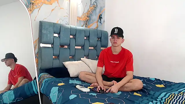 Snapshot of TWINKS_FRIENDS chatting on 13, 2, 2026 TWINKS FRIENDS online show from 13, 2, 2026