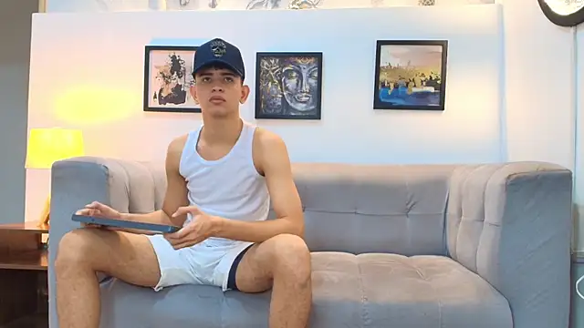 Snapshot of TWINKS_FRIENDS chatting on 20, 2, 2026 TWINKS FRIENDS online show from 20, 2, 2026