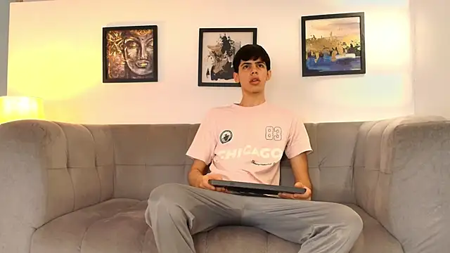 Snapshot of TWINKS_FRIENDS chatting on 31, 3, 2026 TWINKS FRIENDS online show from 31, 3, 2026