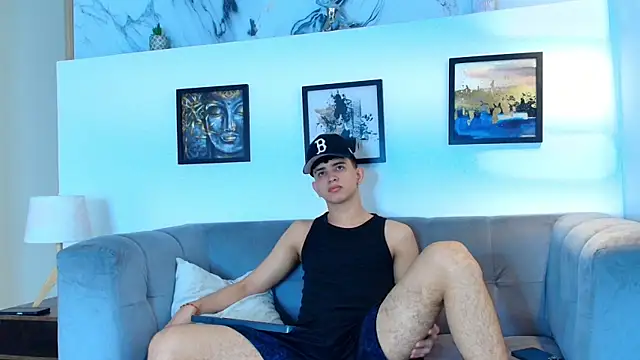 Snapshot of TWINKS_FRIENDS chatting on 10, 4, 2026 TWINKS FRIENDS online show from 10, 4, 2026