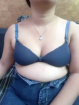 Snapshot of Iampriyaaa15 chatting on 29, 11, 2025 Iampriyaaa15 online show from 29, 11, 2025