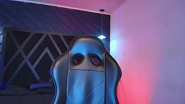 zoe martins  online show from 10, 4, 2026