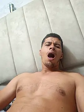 Snapshot of piterrr_hot chatting on 23, 10, 2025 piterrr hot online show from 23, 10, 2025