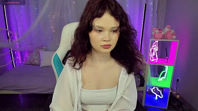 Snapshot of EmilyChaves chatting on 24, 5, 2026 EmilyChaves online show from 24, 5, 2026